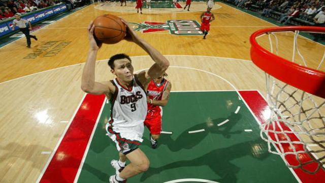 易建联NBA首秀数据，那个让中国球迷心跳加速的夜晚
