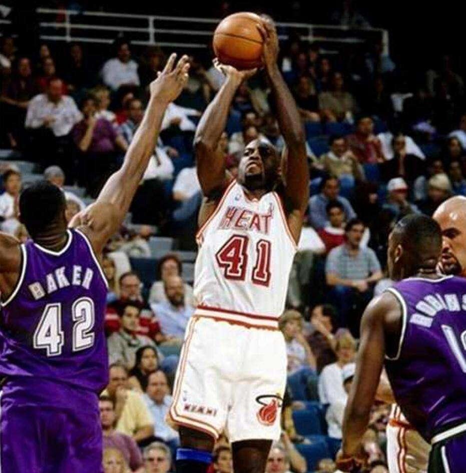 姚明NBA队友都有谁？那些年陪他一起战斗过的兄弟