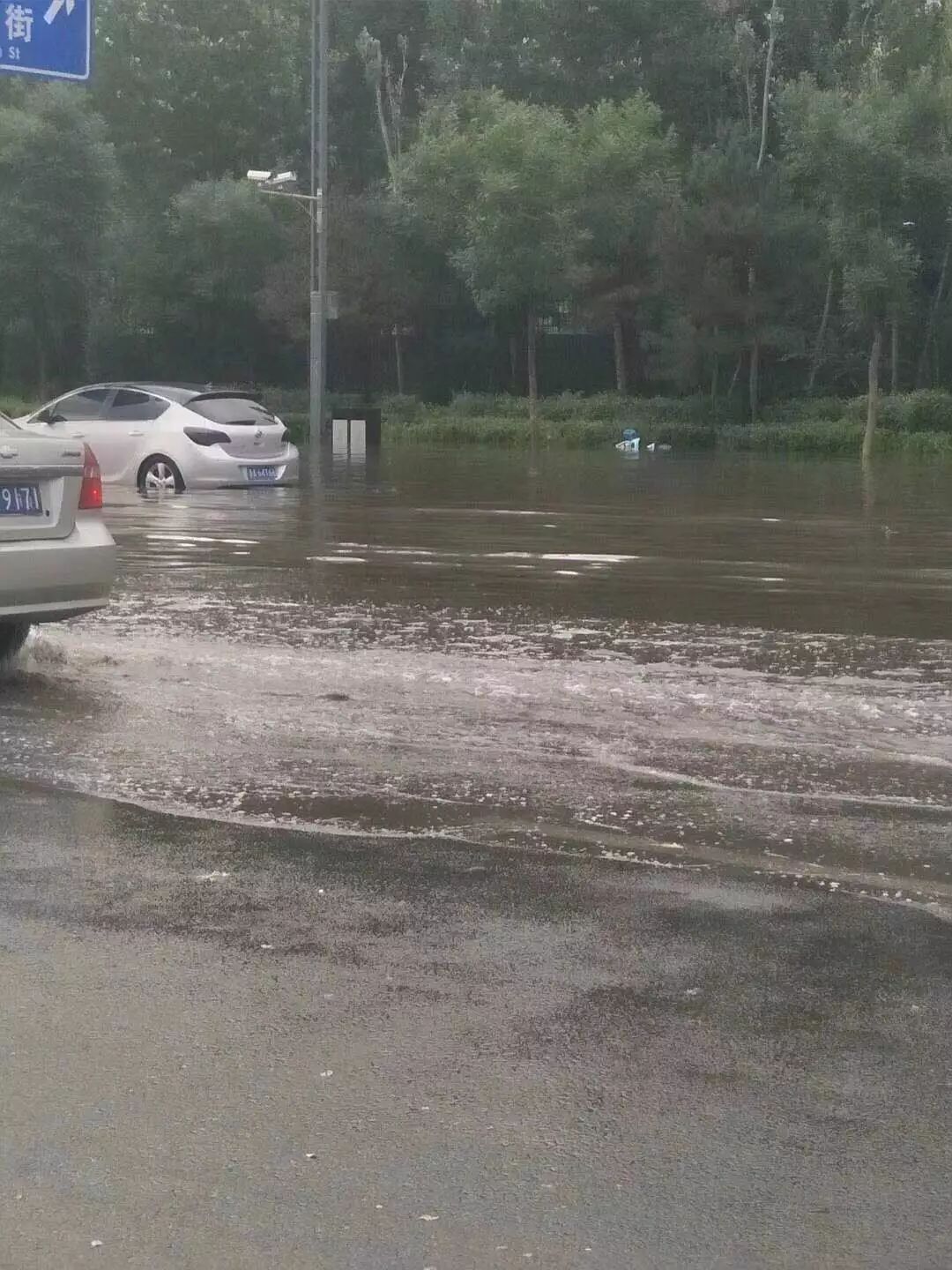 石家庄暴雨，多车被淹的背后与应对