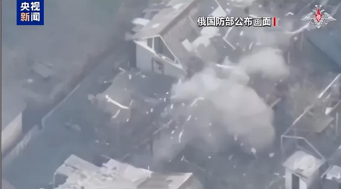 天府新区东风渠的漂浮事件,死猪与假人模特的背后 天府新区东风渠的漂浮事件,死猪与假人模特的背后