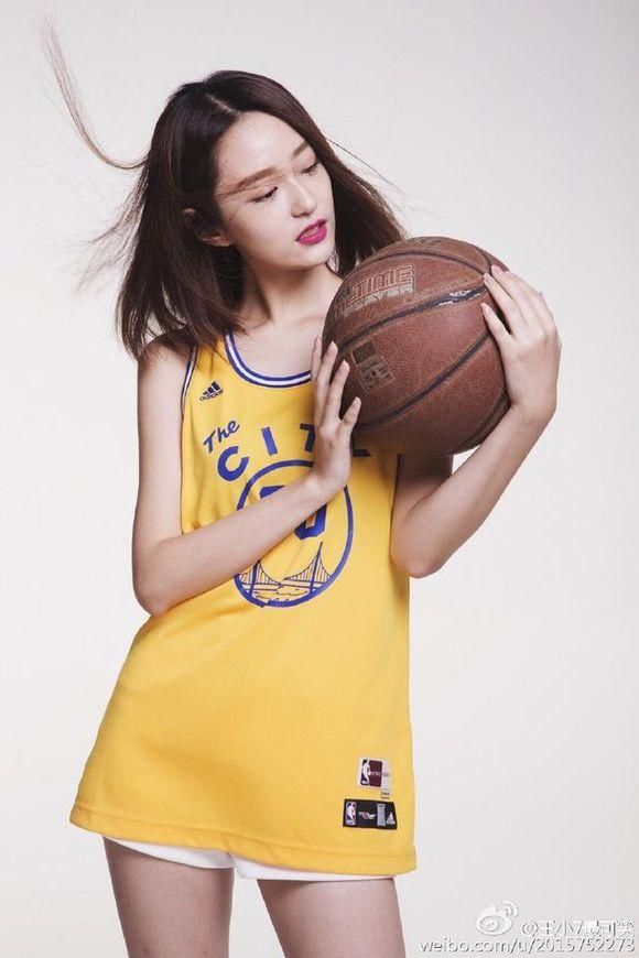 从NBA美眉是谁说起，我们为什么爱看篮球场边那些漂亮女孩